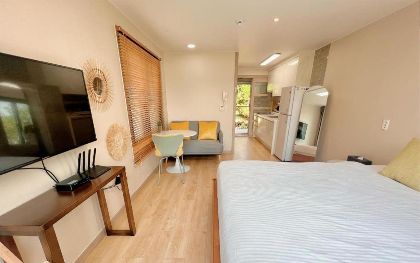 Living In Jeju Island Apartment Exterior photo